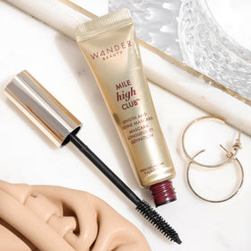 Wander Beauty product label highlighting clean ingredients and benefits
