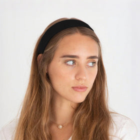 Wecoe headband worn on model with straight hair showing comfortable all-day hold