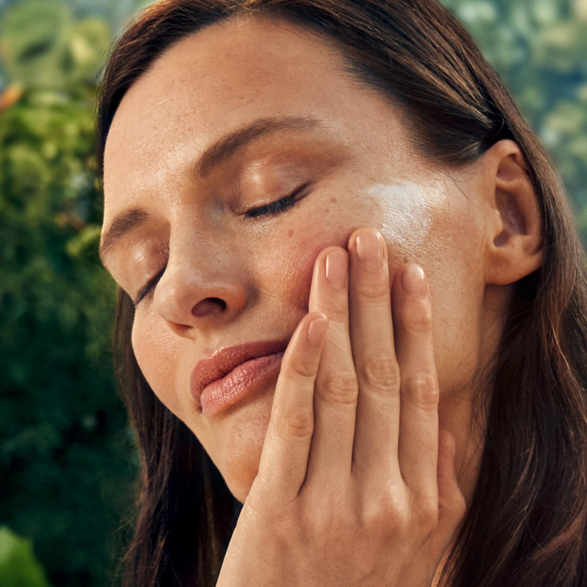 Weleda pomegranate and maca root ingredients highlighting antioxidant benefit