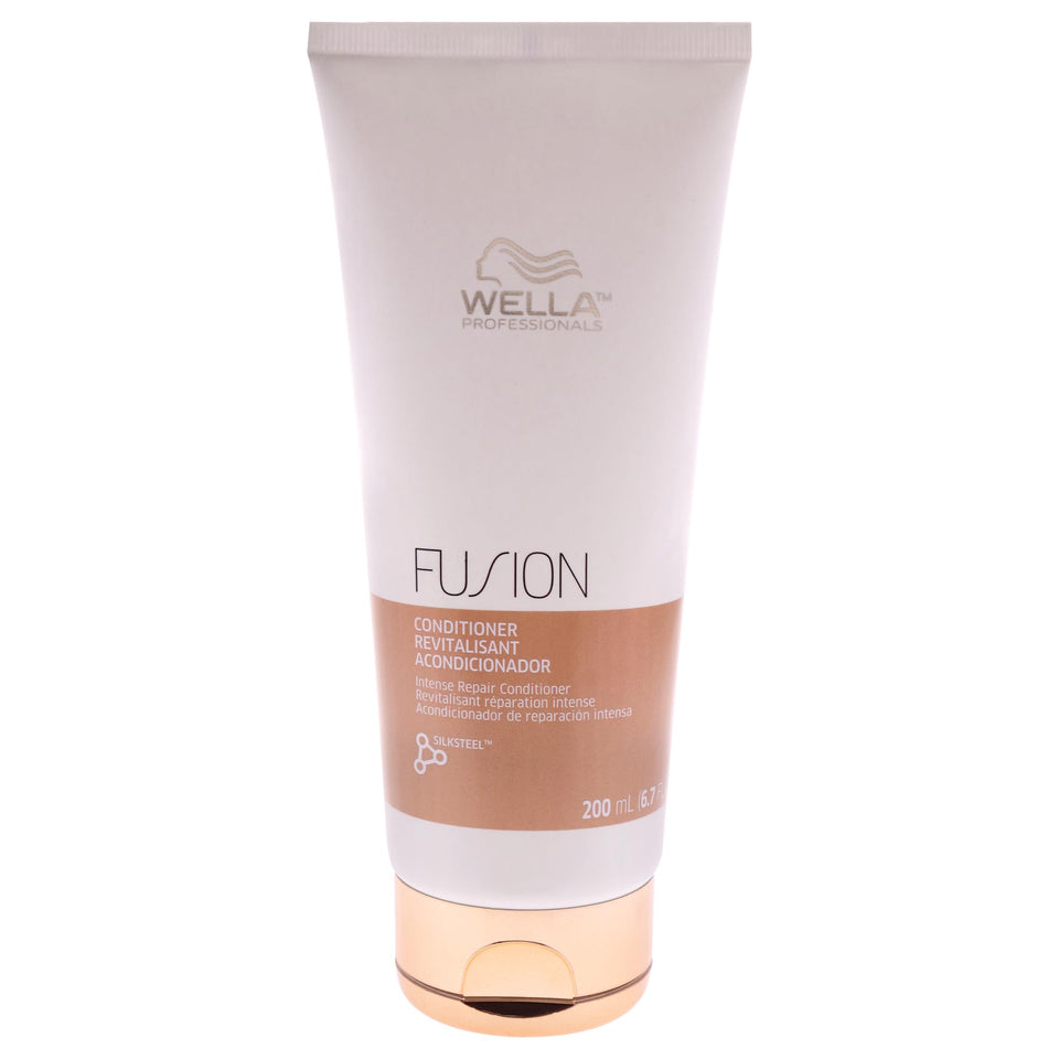 Wella Professionals front bottle shot showing label and repair benefits
