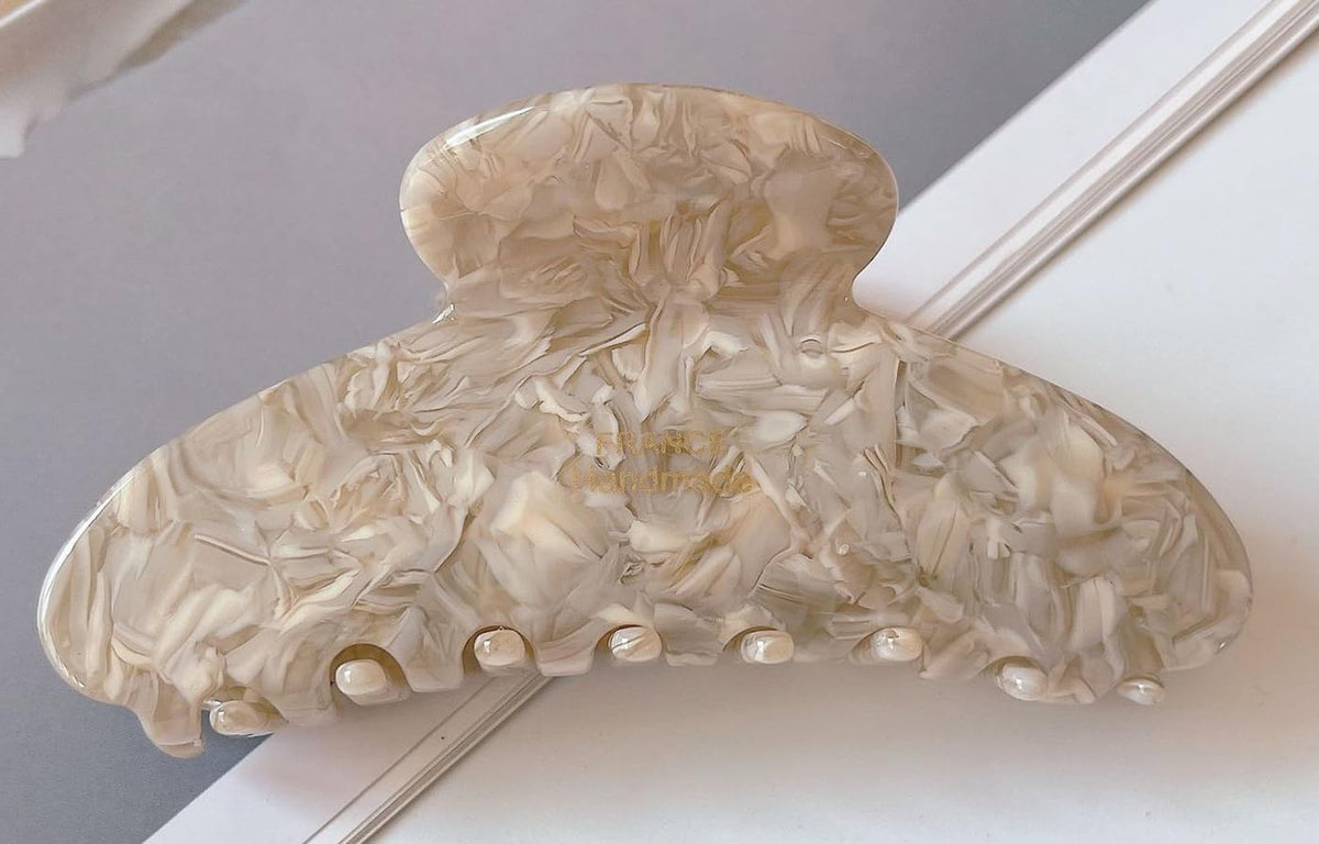 Wenlly close-up of interlocking teeth showing firm non-slip grip