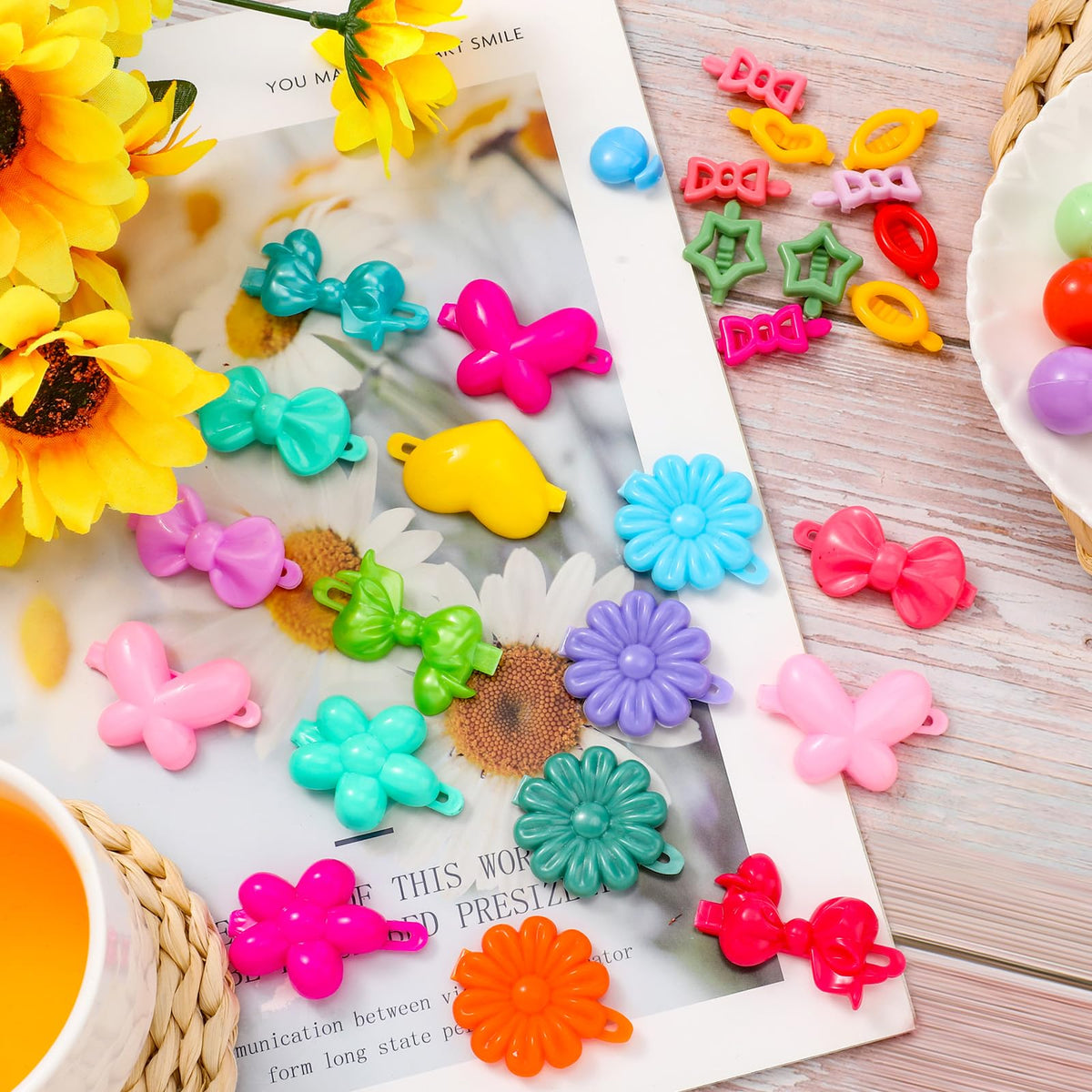 WILLBOND mixed colorful elastic bands and clips in a flat lay for quick selection