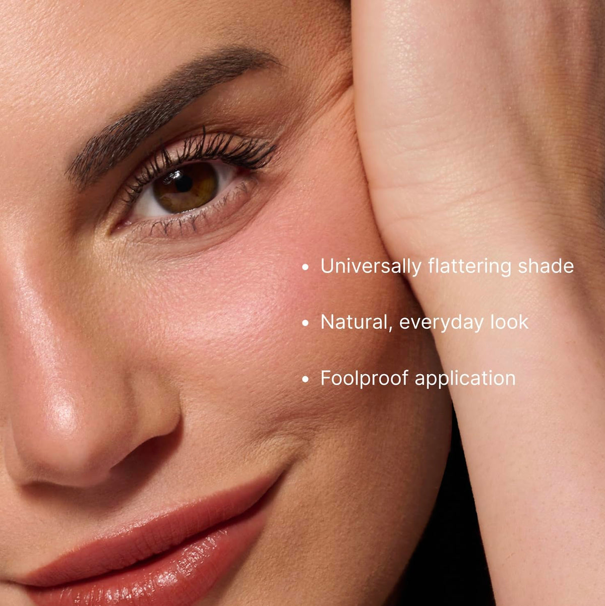 Winky Lux Uni-Brow fine tip closeup delivering precise hair-like strokes benefit