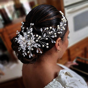 WONRLUA front view of bridal hair comb shows elegant sparkle and shape
