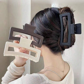 WOVOWOVO front view of three jumbo clips showing neat styling benefit