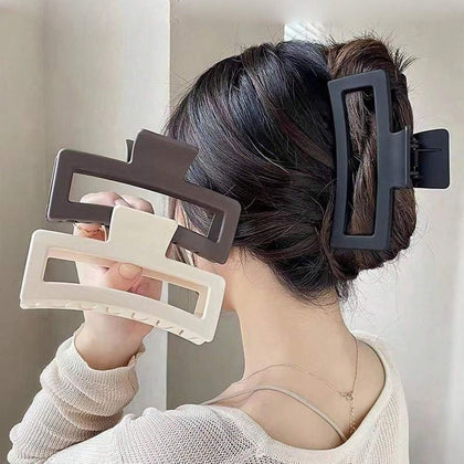 WOVOWOVO front view of three jumbo clips showing neat styling benefit