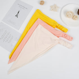 WOVOWOVO headband worn by model illustrating easy styling