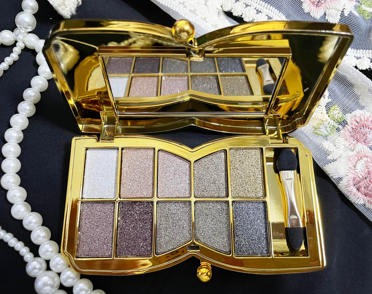 XFEXM texture of pressed powder illustrating fine, blendable formula