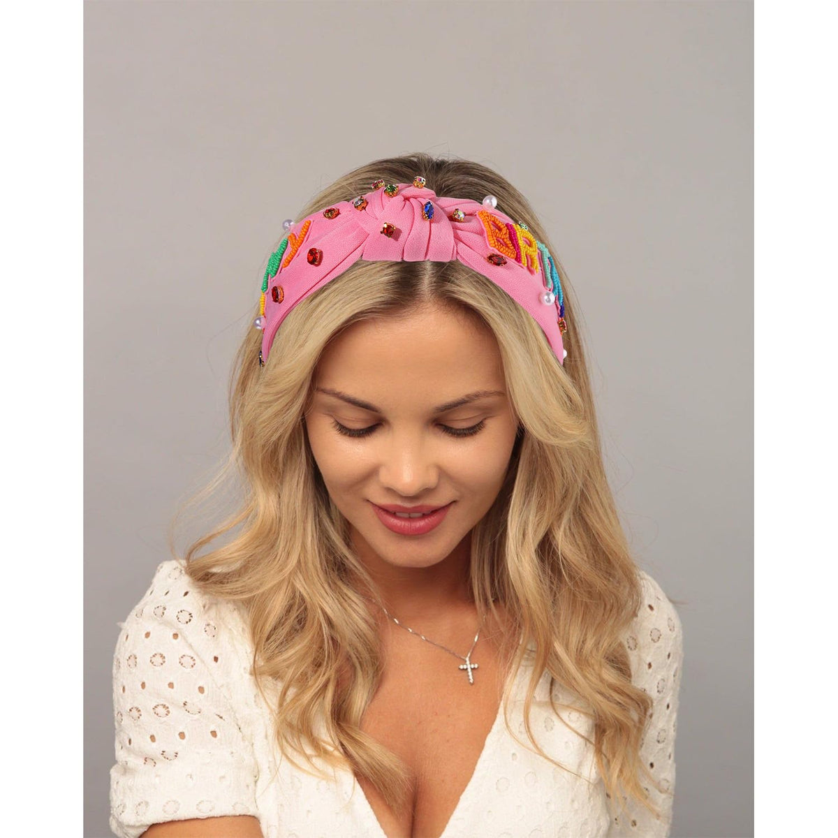 YAHPERN rhinestone crystals catching light benefit: eye-catching sparkle for photos