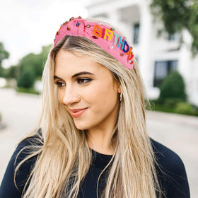 YAHPERN side profile of top knot headband showing shape benefit: comfortable elevated silhouette
