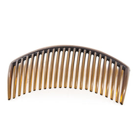 Yeshan close-up of 22 teeth demonstrating secure grip and gentle hold
