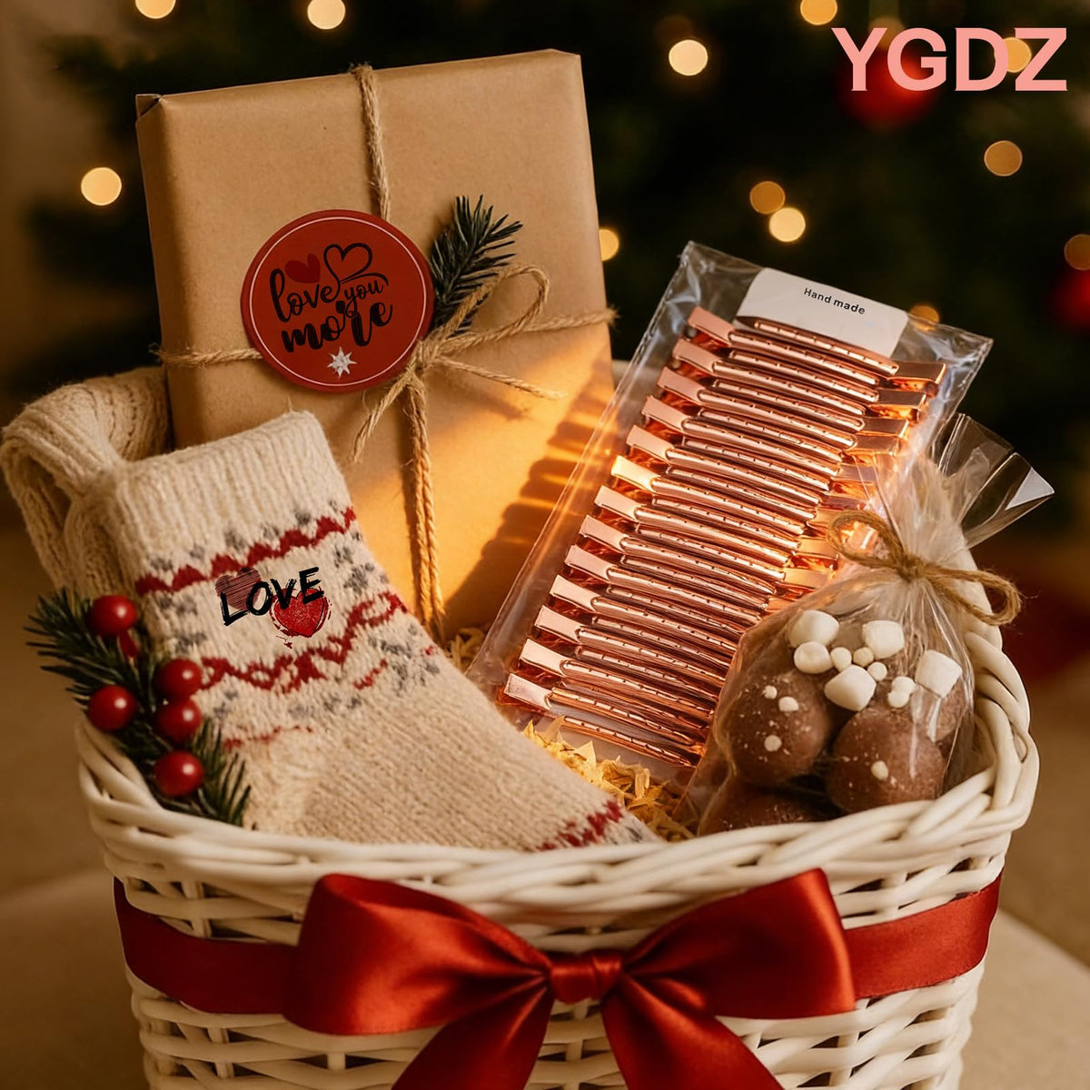 YGDZ clips in a salon styling scene showing professional-use convenience benefit