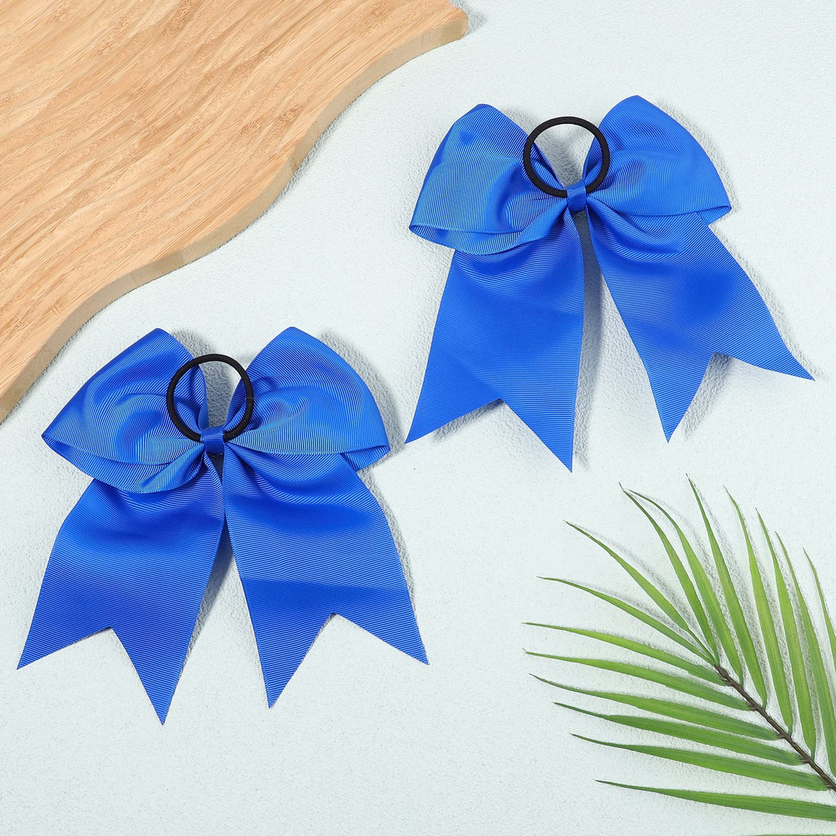 YHXX YLEN cheer practice scene with bow, stylish and functional