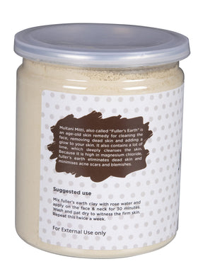 YOGI’S GIFT close-up of fine Multani Mitti texture highlighting absorbent quality