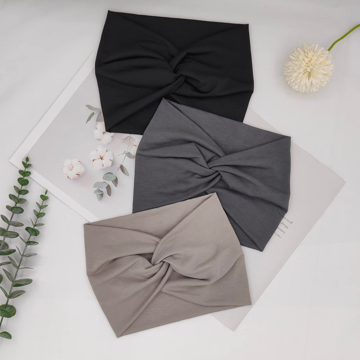 YONUF folded band showing adjustable width for varied styling