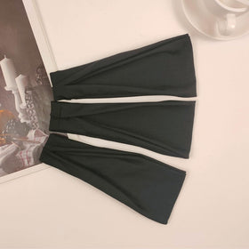YONUF headband used during makeup routine keeping hair away from face