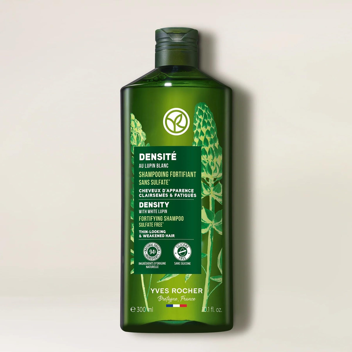 Yves Rocher shampoo lather on hair delivering gentle cleansing and lift