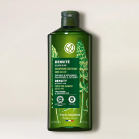 Yves Rocher shampoo lather on hair delivering gentle cleansing and lift