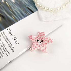 Zhaiye clips in a beach bag lifestyle image adding coastal charm